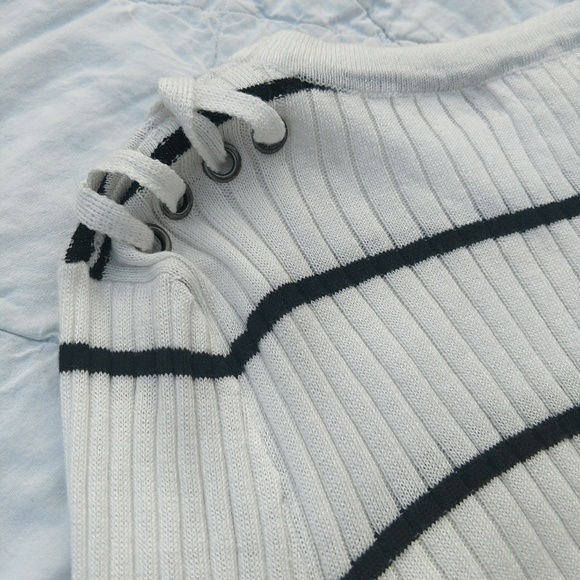 Black and white Juniors Sweater - Picture 2 of 4